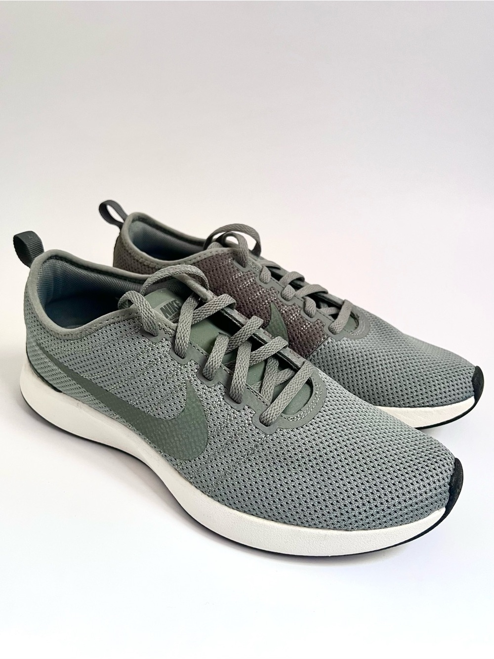 NEW! Nike Women’s Dualtone Racer Running Shoes Olive Green size 9.5